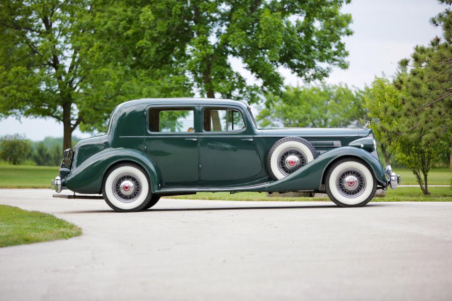  Packard Twelve Club Sedan 1936 года  (фото 30 из 39)